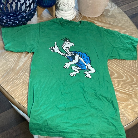 Youth Nostalgic Dr Seuss Yurtle The Turtle Story Book Short Sleeve Tee Shirt - Picture 2 of 6